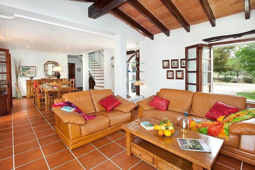 Lovely Stone-clad With Large Garden By Renthousing *