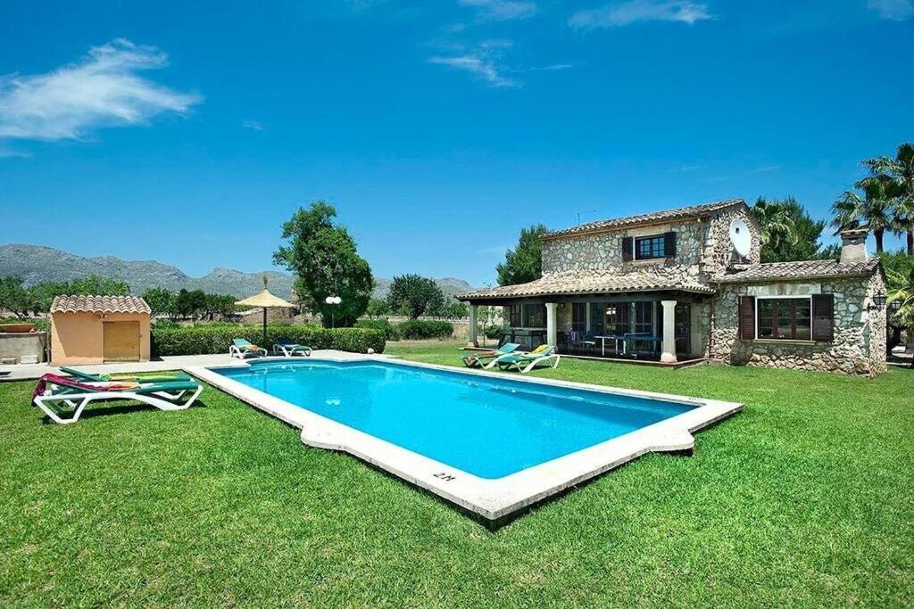 Lovely Stone-clad With Large Garden By Renthousing Ferienhaus *